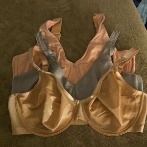 Set of 6 40DDD Underwire Bras.